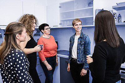 薪水： 幼儿园 1