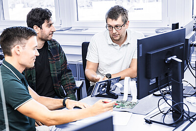 薪水： 固件开发 3